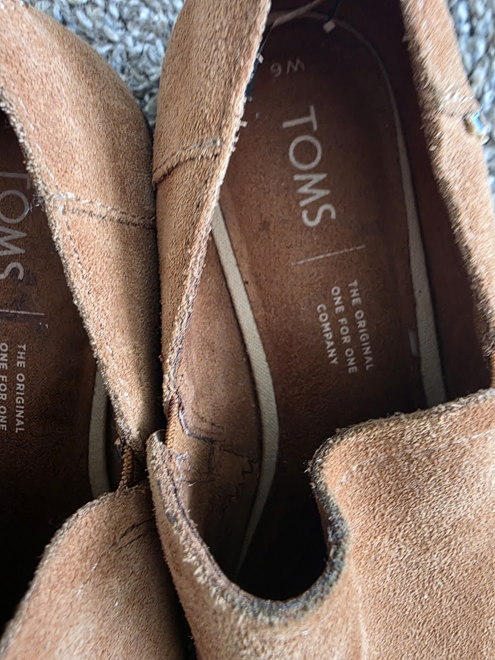 TOMS Women’s Size 6 Tan Suede Slip On Loafers Low Block Heel Casual Shoes - Picture 4 of 8